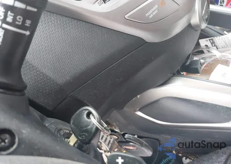 2012 Hyundai Veloster Base W/Red/Black z USA, uszkodzony, nr VIN KMHTC6AD1CU055283